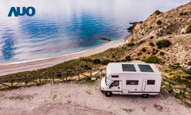 「可撓輕量化太陽光電板SunCurva」使用輕量特殊耐候型複合板取代傳統太陽能板的玻璃前板，不僅降低70%重量，每米平方僅3Kg；具有抗衝擊性能及通過電磁相容性測試，可應用於交通運輸工具，如露營車、遊艇等